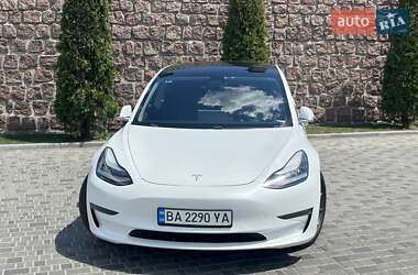 Седан Tesla Model 3 2020 в 