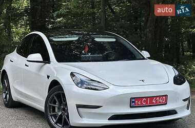 Седан Tesla Model 3 2023 в 