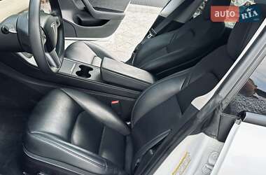 Седан Tesla Model 3 2023 в 