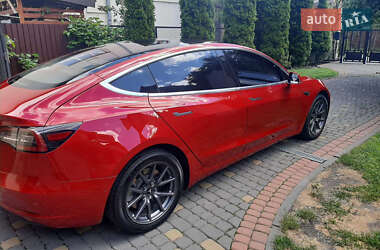 Седан Tesla Model 3 2017 в 
