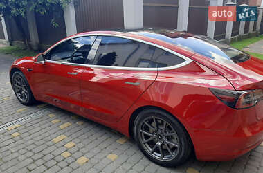 Седан Tesla Model 3 2017 в 