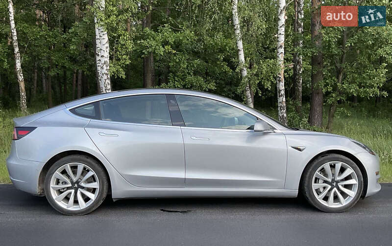 Седан Tesla Model 3 2018 в Киеве