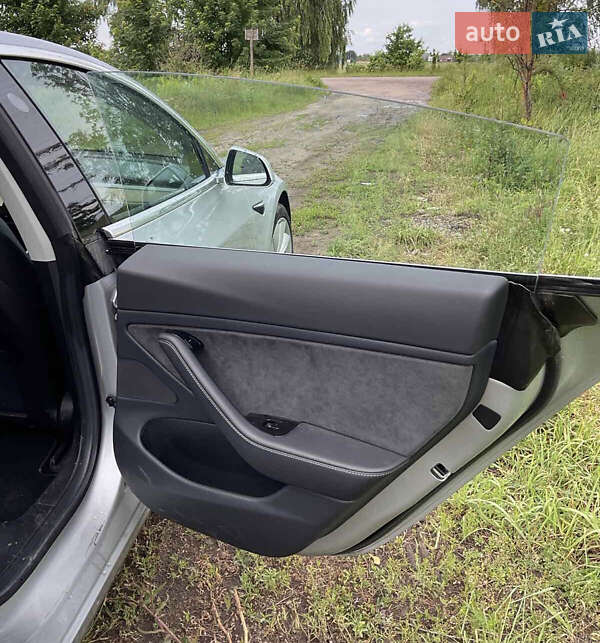 Седан Tesla Model 3 2018 в Киеве