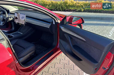 Седан Tesla Model 3 2022 в 