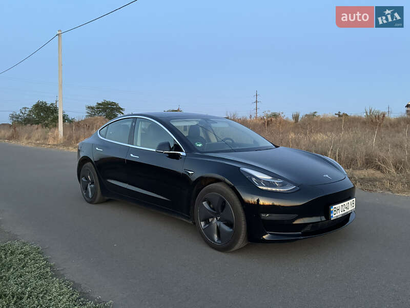 Седан Tesla Model 3 2019 в Одесі