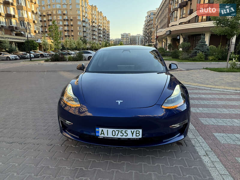 Седан Tesla Model 3 2021 в Києві