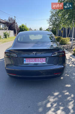 Седан Tesla Model 3 2023 в 