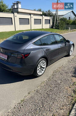 Седан Tesla Model 3 2023 в 