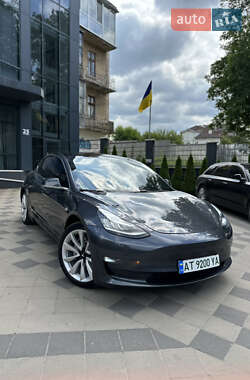 Седан Tesla Model 3 2019 в Калуше