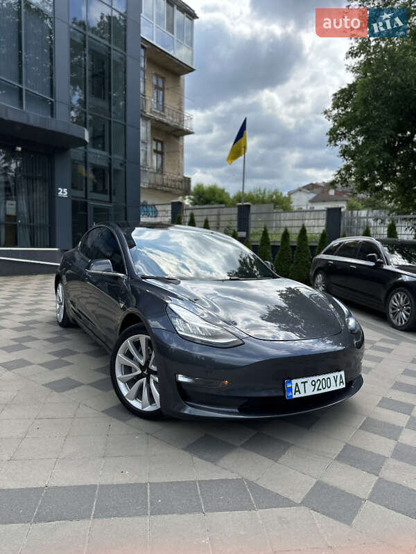 Tesla Model 3 2019