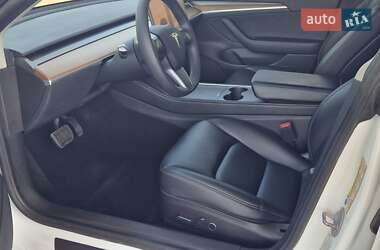 Седан Tesla Model 3 2022 в 