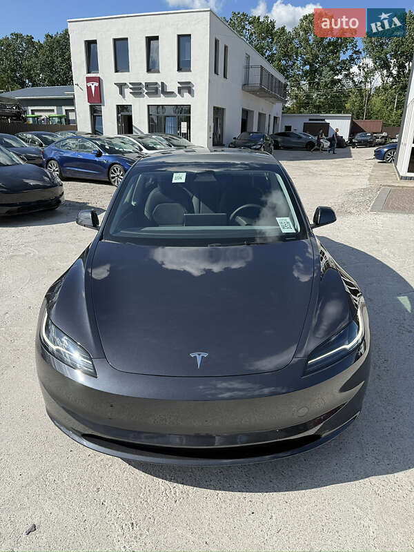 Седан Tesla Model 3 2024 в Виннице