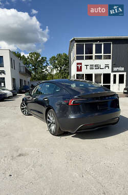 Седан Tesla Model 3 2024 в 