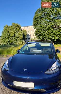 Седан Tesla Model 3 2019 в 