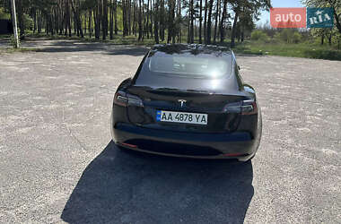 Седан Tesla Model 3 2021 в 
