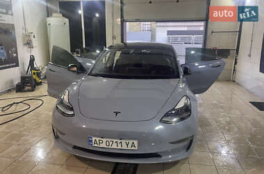 Седан Tesla Model 3 2021 в 