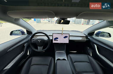 Седан Tesla Model 3 2022 в 