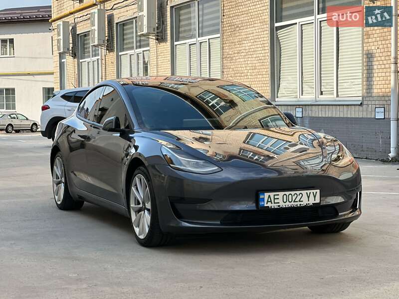Седан Tesla Model 3 2019 в Киеве