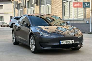 Седан Tesla Model 3 2019 в 