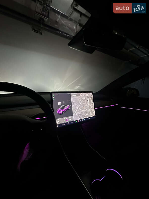 Седан Tesla Model 3 2019 в Киеве