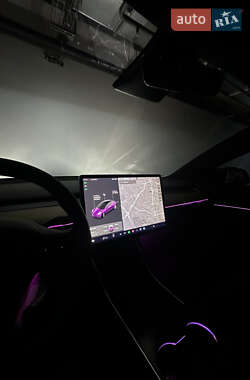 Седан Tesla Model 3 2019 в 