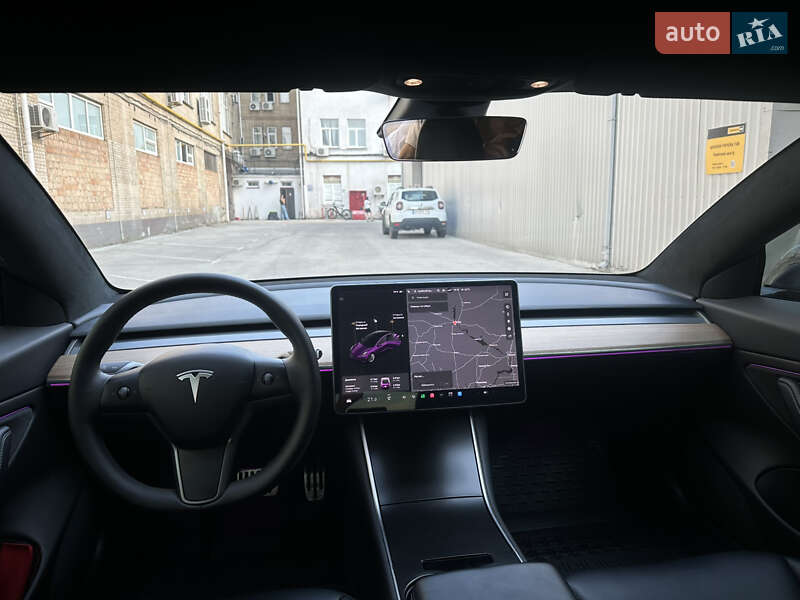 Седан Tesla Model 3 2019 в Киеве