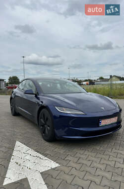Седан Tesla Model 3 2024 в 