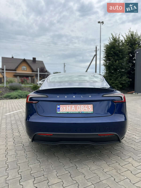 Седан Tesla Model 3 2024 в Луцьку
