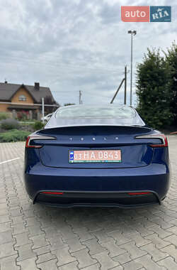 Седан Tesla Model 3 2024 в 