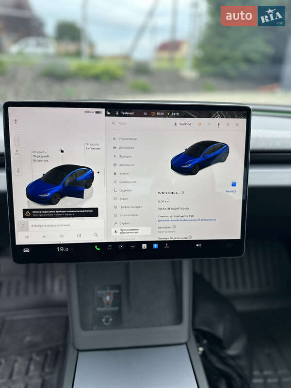 Седан Tesla Model 3 2024 в Луцьку