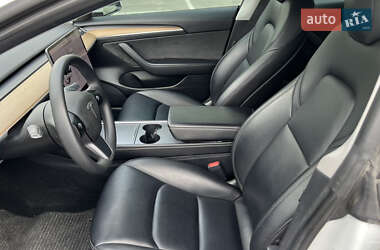 Седан Tesla Model 3 2021 в 