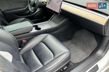 Седан Tesla Model 3 2021 в 
