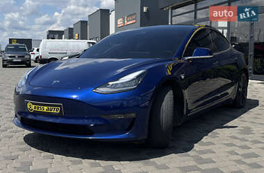 Седан Tesla Model 3 2020 в 