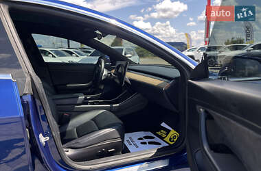 Седан Tesla Model 3 2020 в 