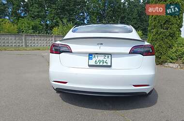 Седан Tesla Model 3 2021 в 
