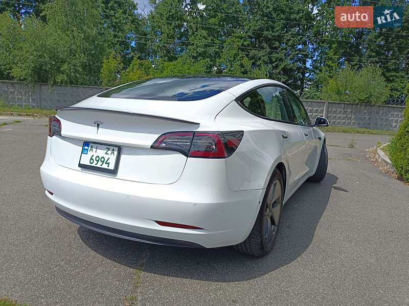 Седан Tesla Model 3 2021 в Броварах