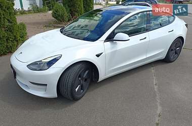 Седан Tesla Model 3 2021 в 