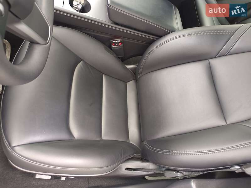Седан Tesla Model 3 2021 в Броварах