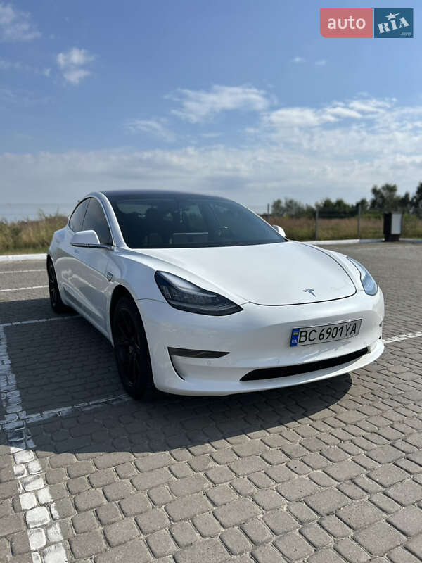 Tesla Model 3 2017