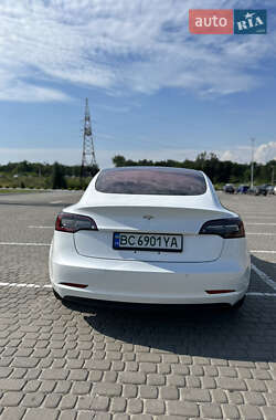 Седан Tesla Model 3 2017 в 