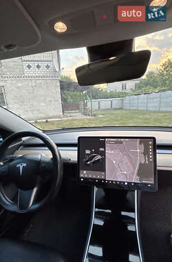 Седан Tesla Model 3 2018 в Каменском