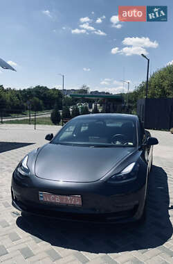 Седан Tesla Model 3 2023 в Полтаві