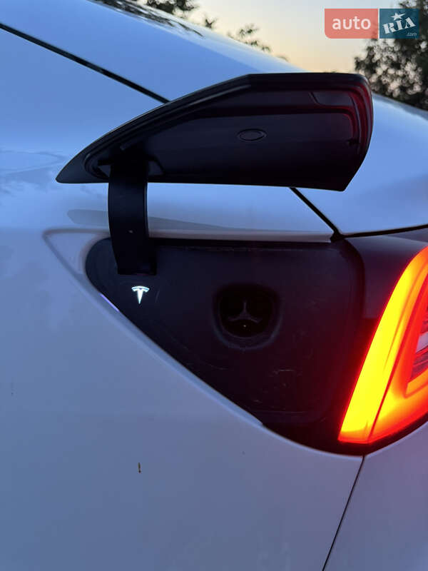 Седан Tesla Model 3 2022 в Каменском