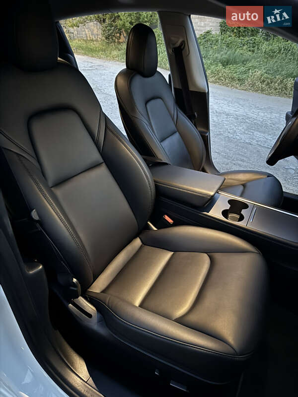 Седан Tesla Model 3 2022 в Каменском