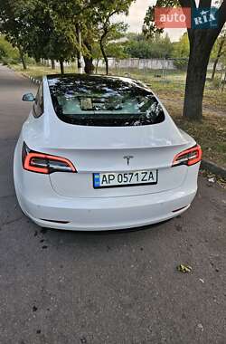 Седан Tesla Model 3 2021 в 
