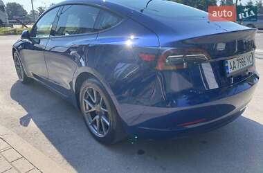 Седан Tesla Model 3 2023 в 