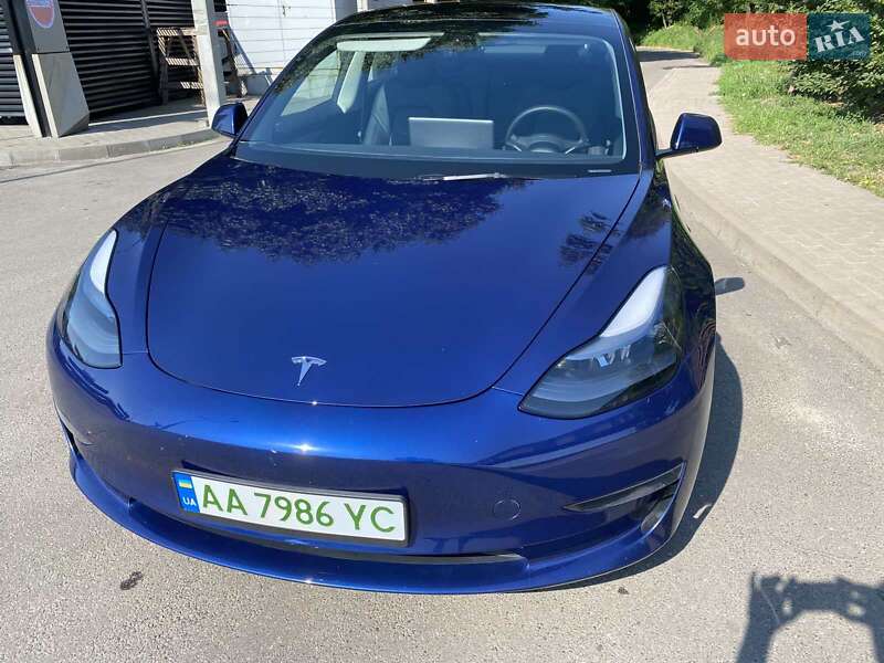 Седан Tesla Model 3 2023 в Києві
