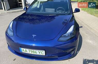 Седан Tesla Model 3 2023 в 