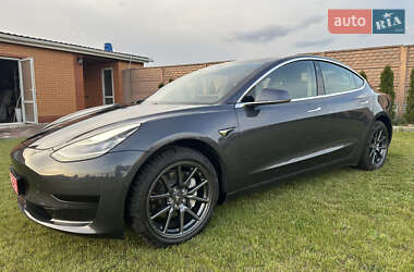Седан Tesla Model 3 2019 в 