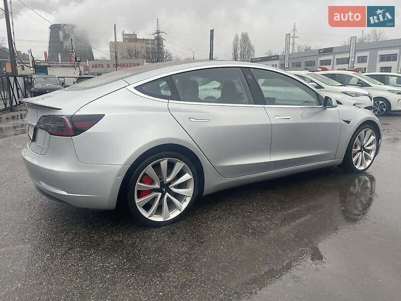 Седан Tesla Model 3 2018 в Киеве фото 5 Седан Tesla Model 3 2018 в Киеве